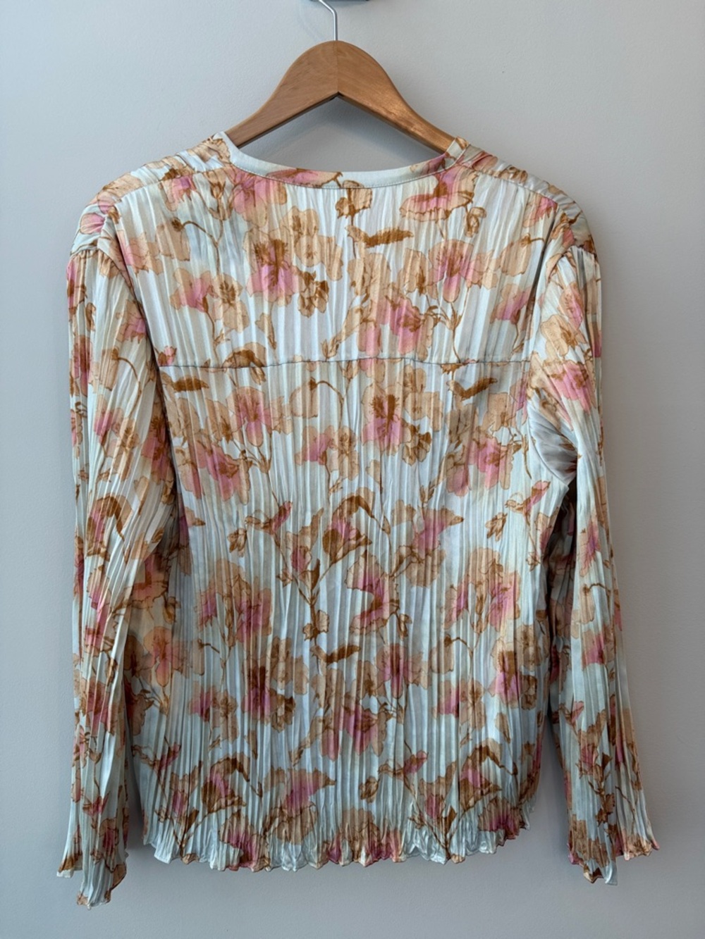 Vince Flora Cream Peach Crushed Pleated Blouse Size Large - Picture 8 of 9